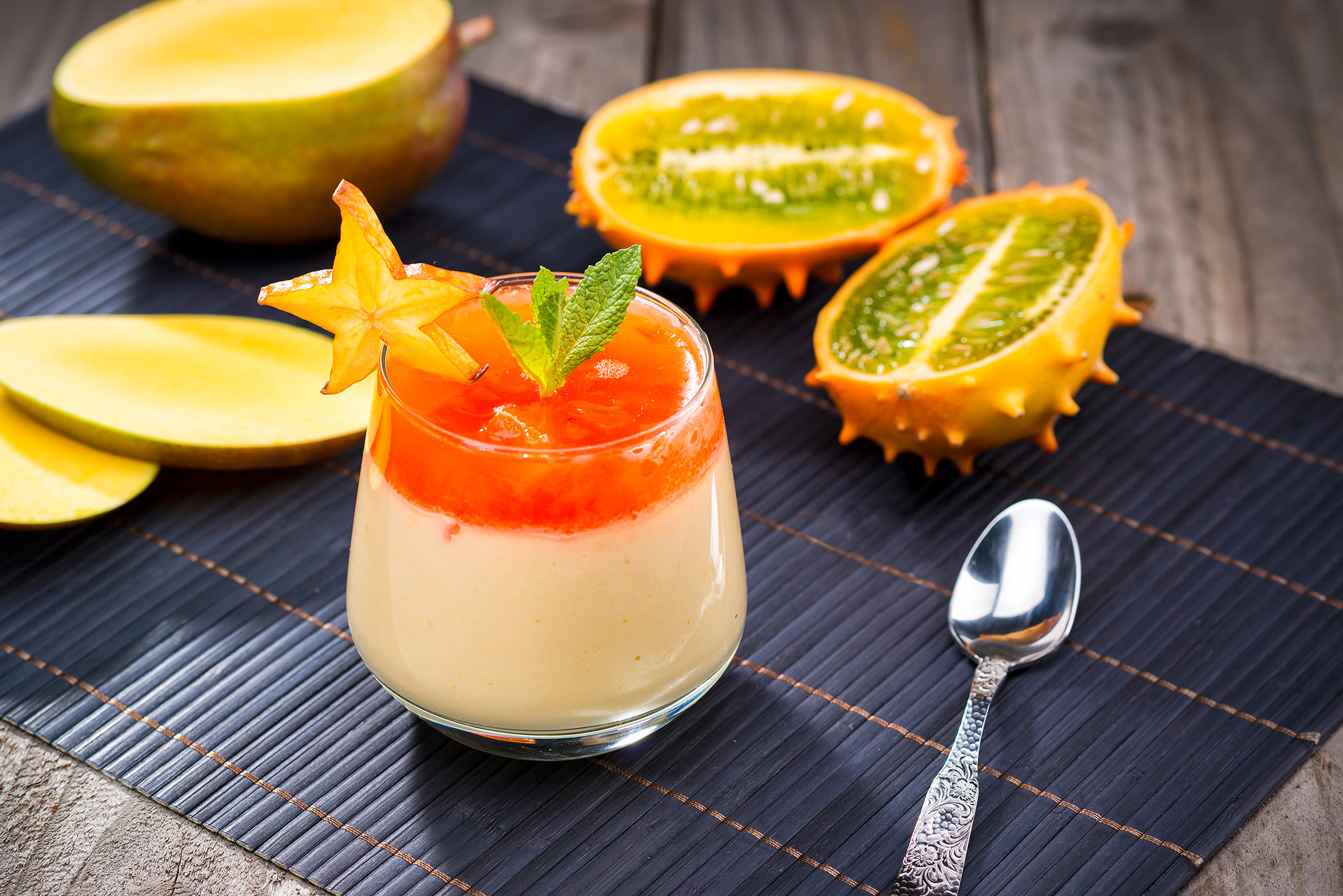 Zabaglione cu jeleu de mango