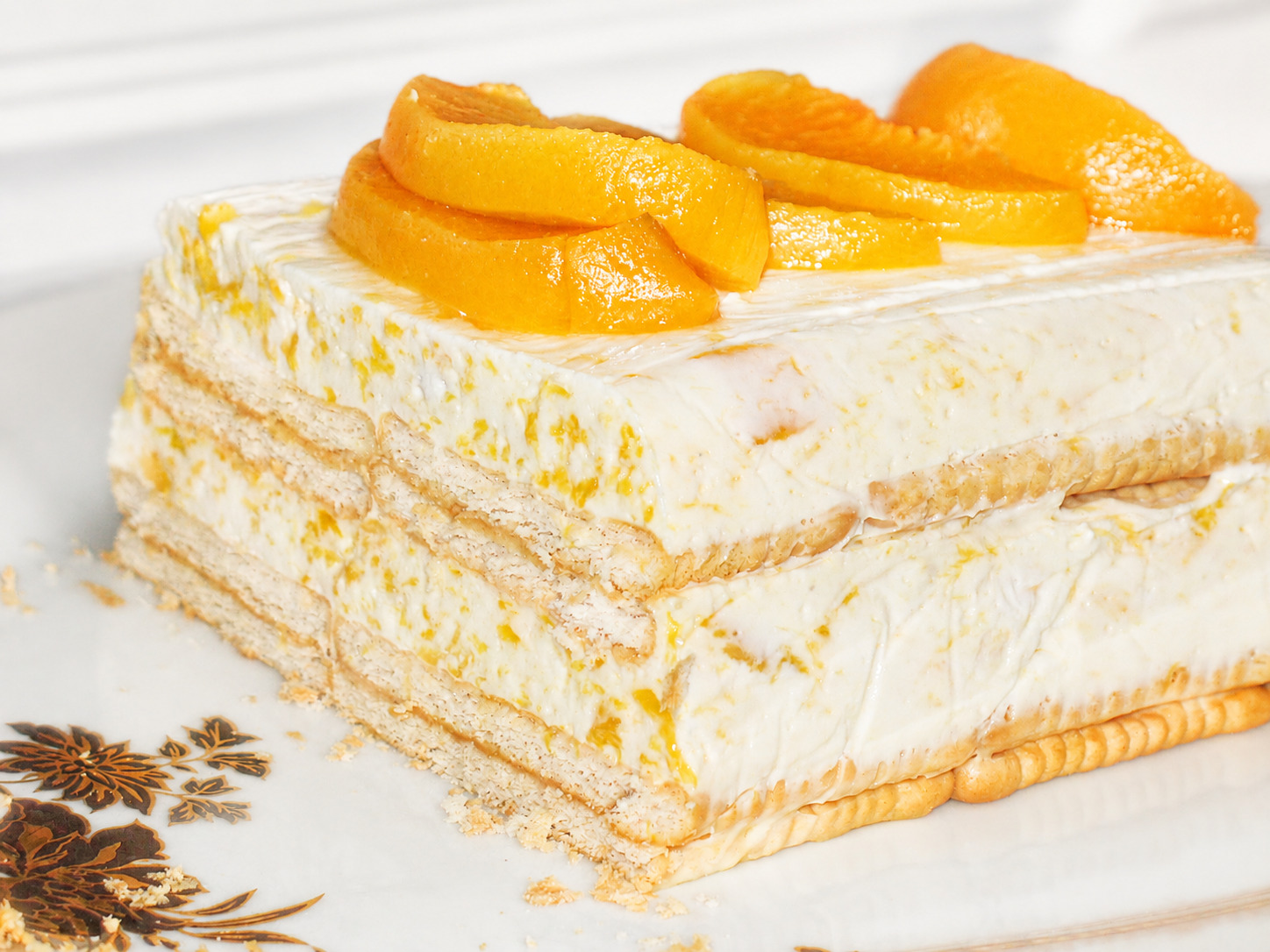 Prajitura cu crema de iaurt si piersici