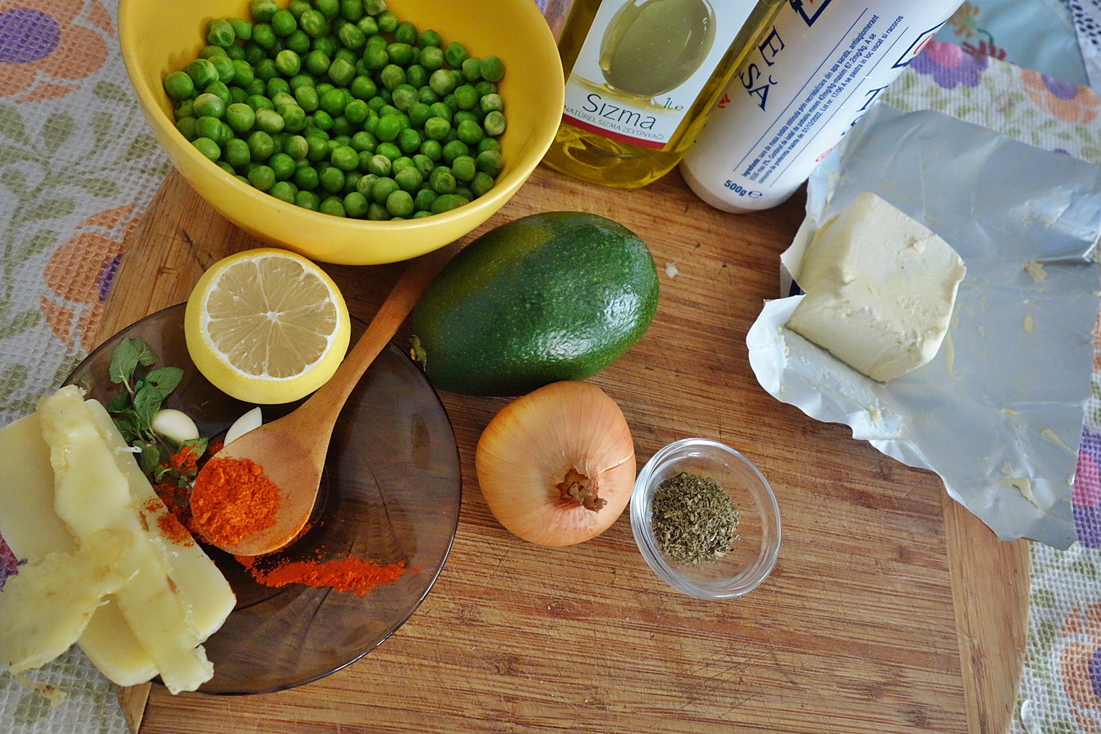 Supa crema de mazare verde cu avocado si menta verde