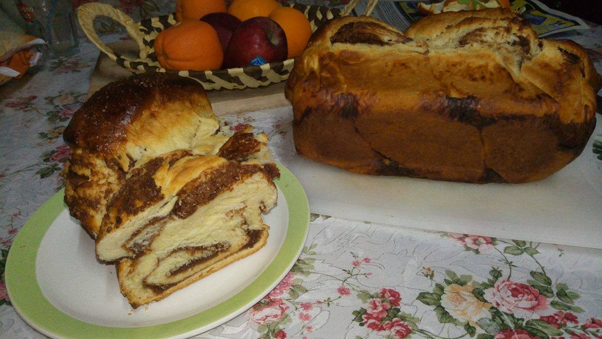 Cozonac fara framantare cu umplutura de nuca si cacao