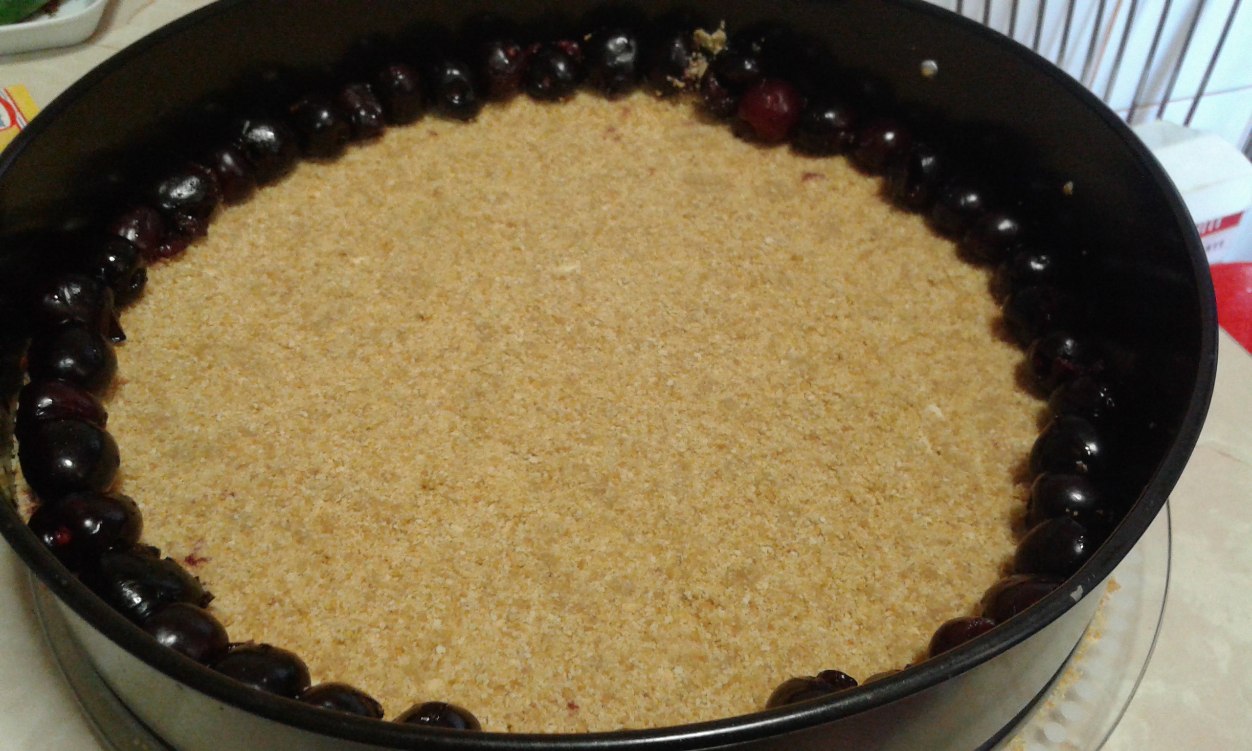 Cheesecake cu cirese negre