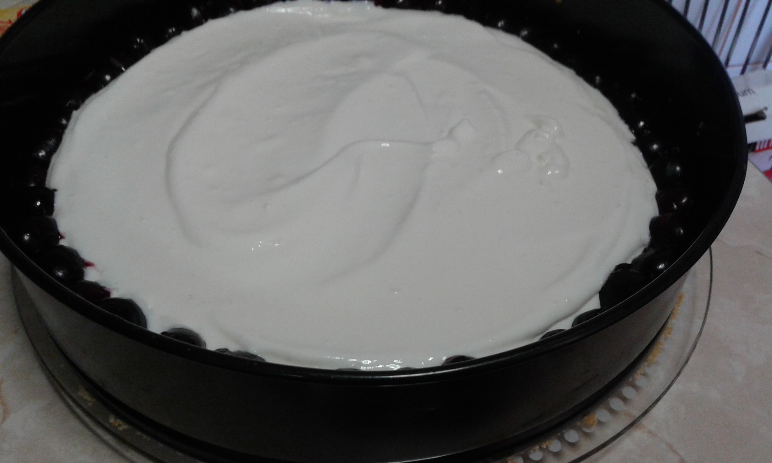 Cheesecake cu cirese negre