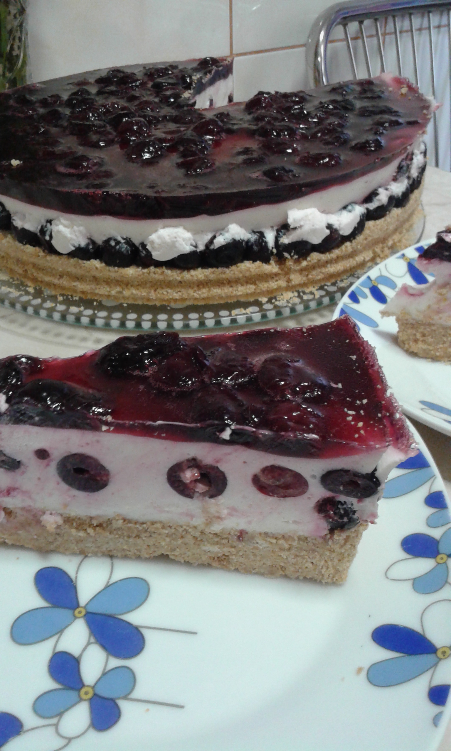 Cheesecake cu cirese negre