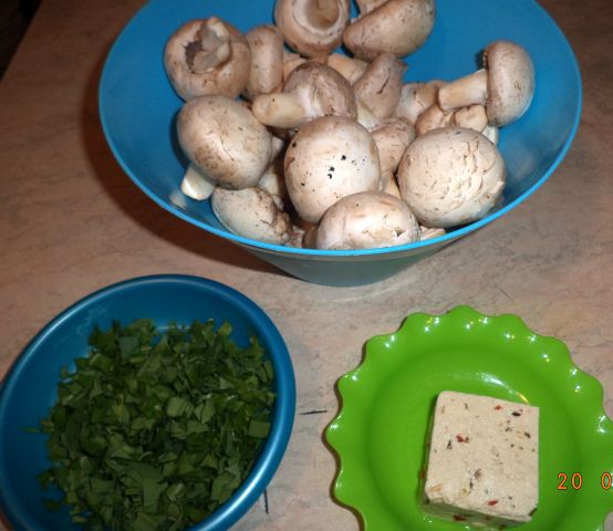 Ciuperci umplute cu tofu