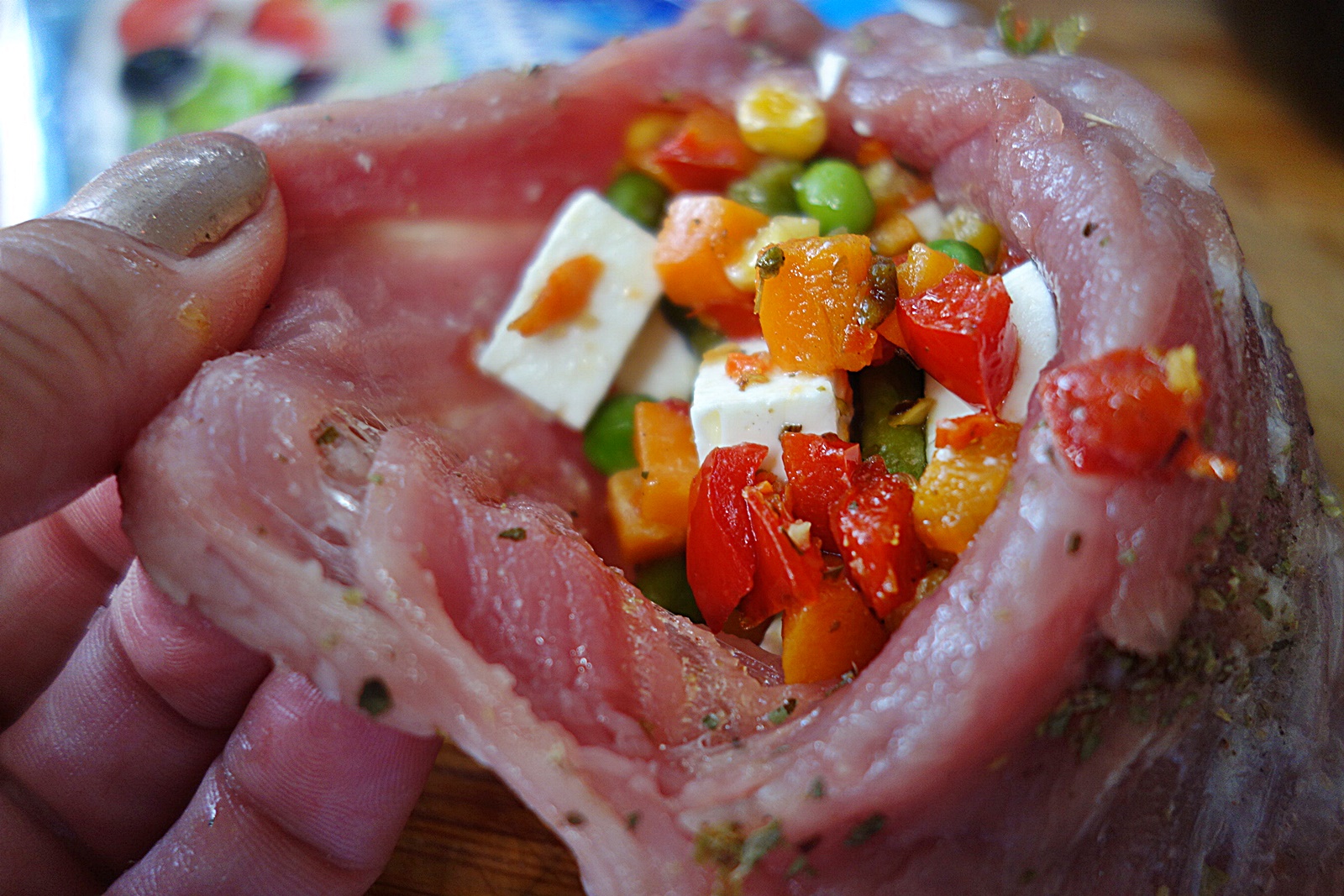 Portofele delicioase cu mix de legume, branza Feta si sos dulce acrisor de rodie