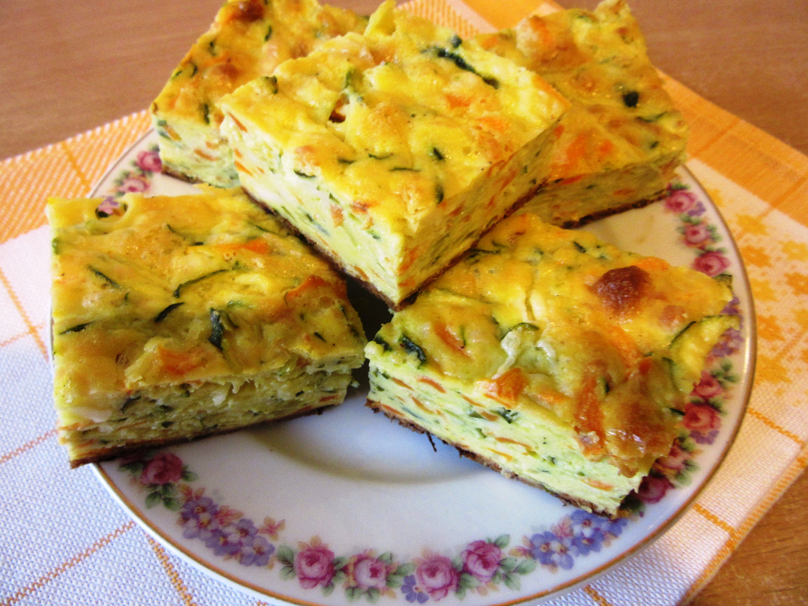 Tarta cu dovlecei zucchini