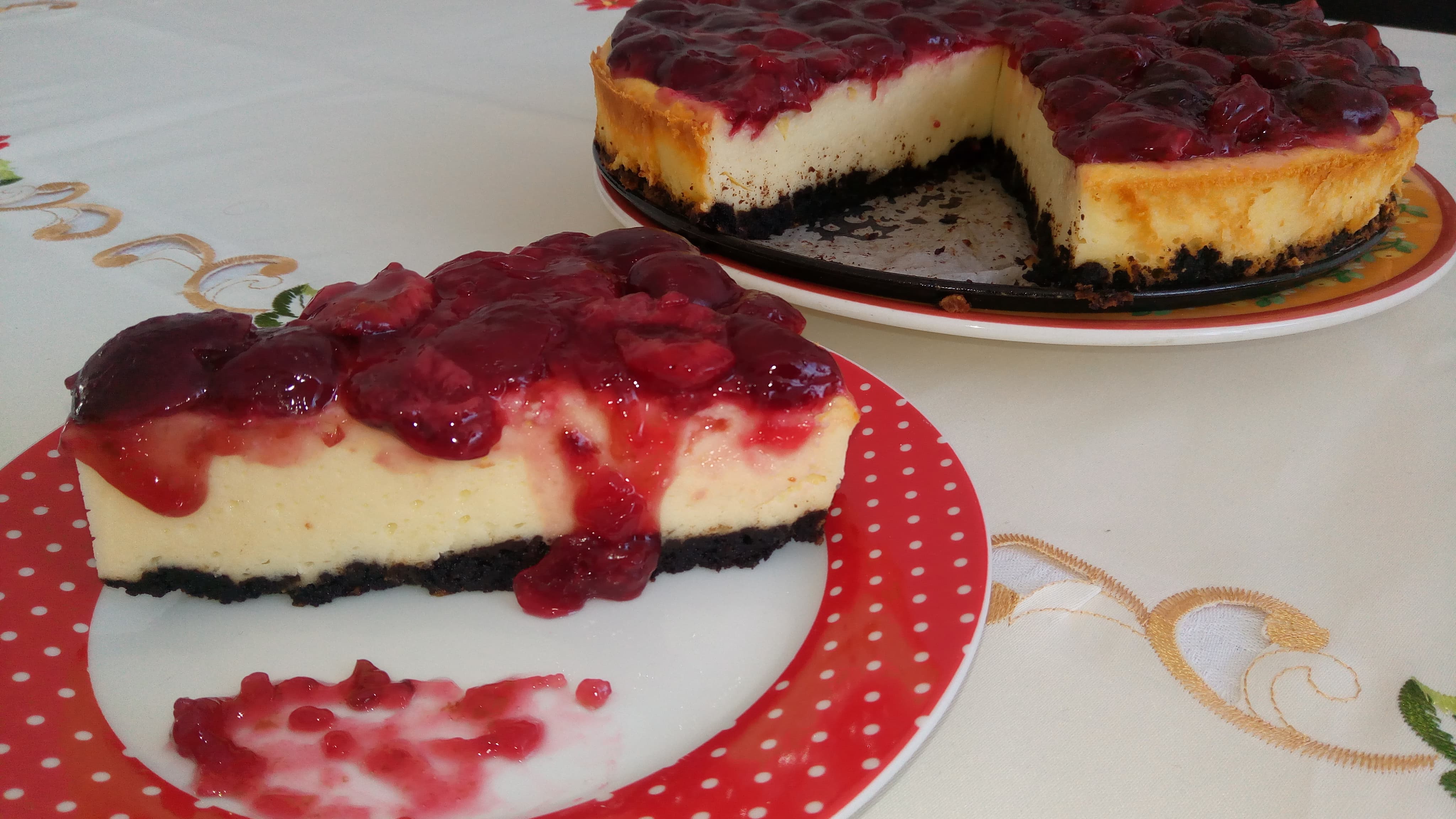 Cheescake copt cu cirese