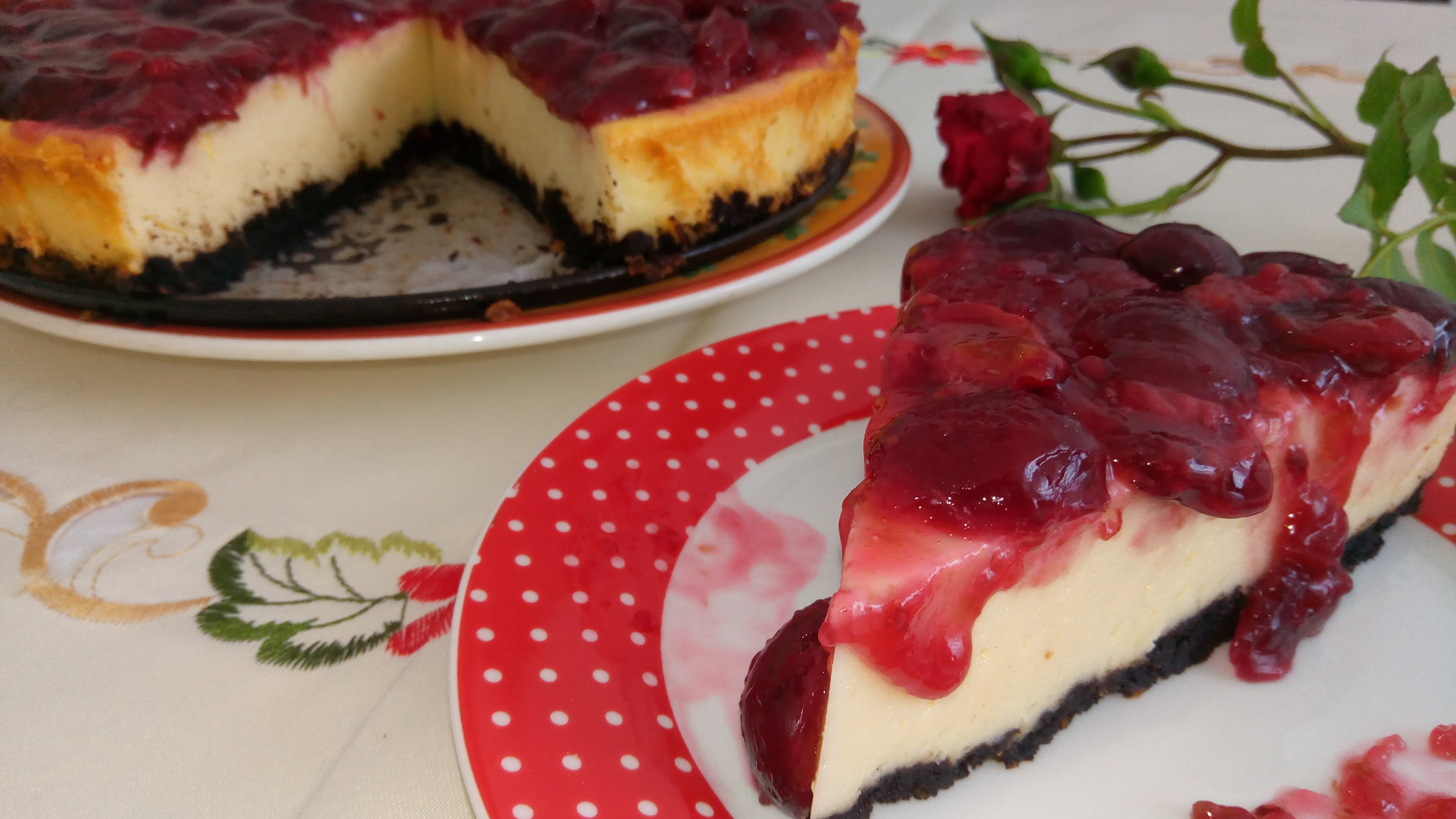 Cheescake copt cu cirese