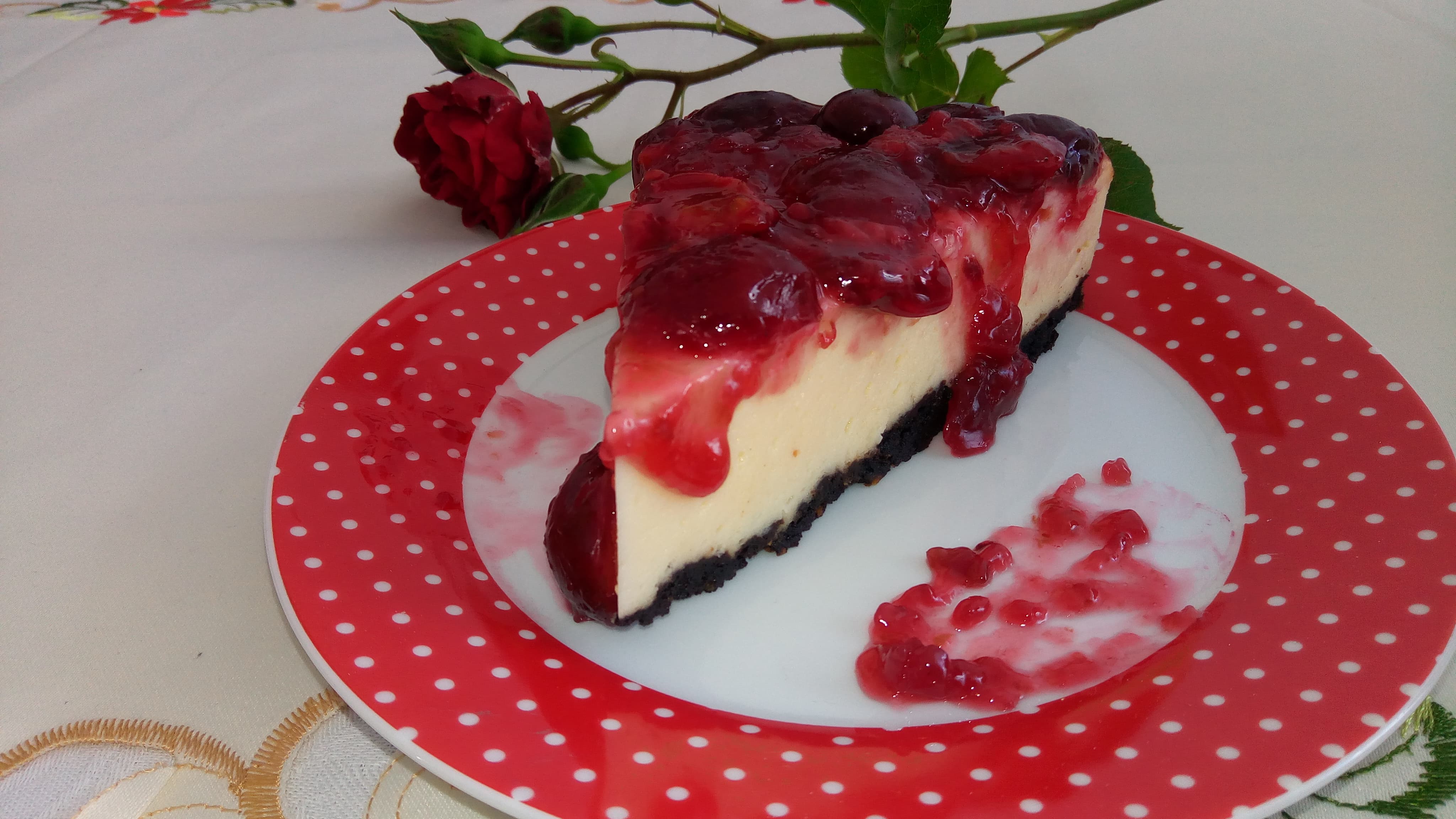 Cheescake copt cu cirese