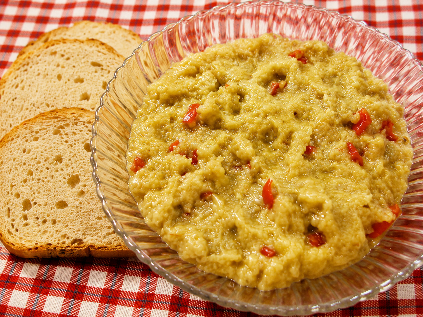 Salata de vinete cu ardei copt