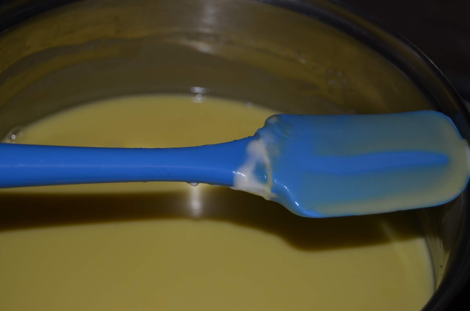 Inghetata cu zmeura, capsuni si creme anglaise