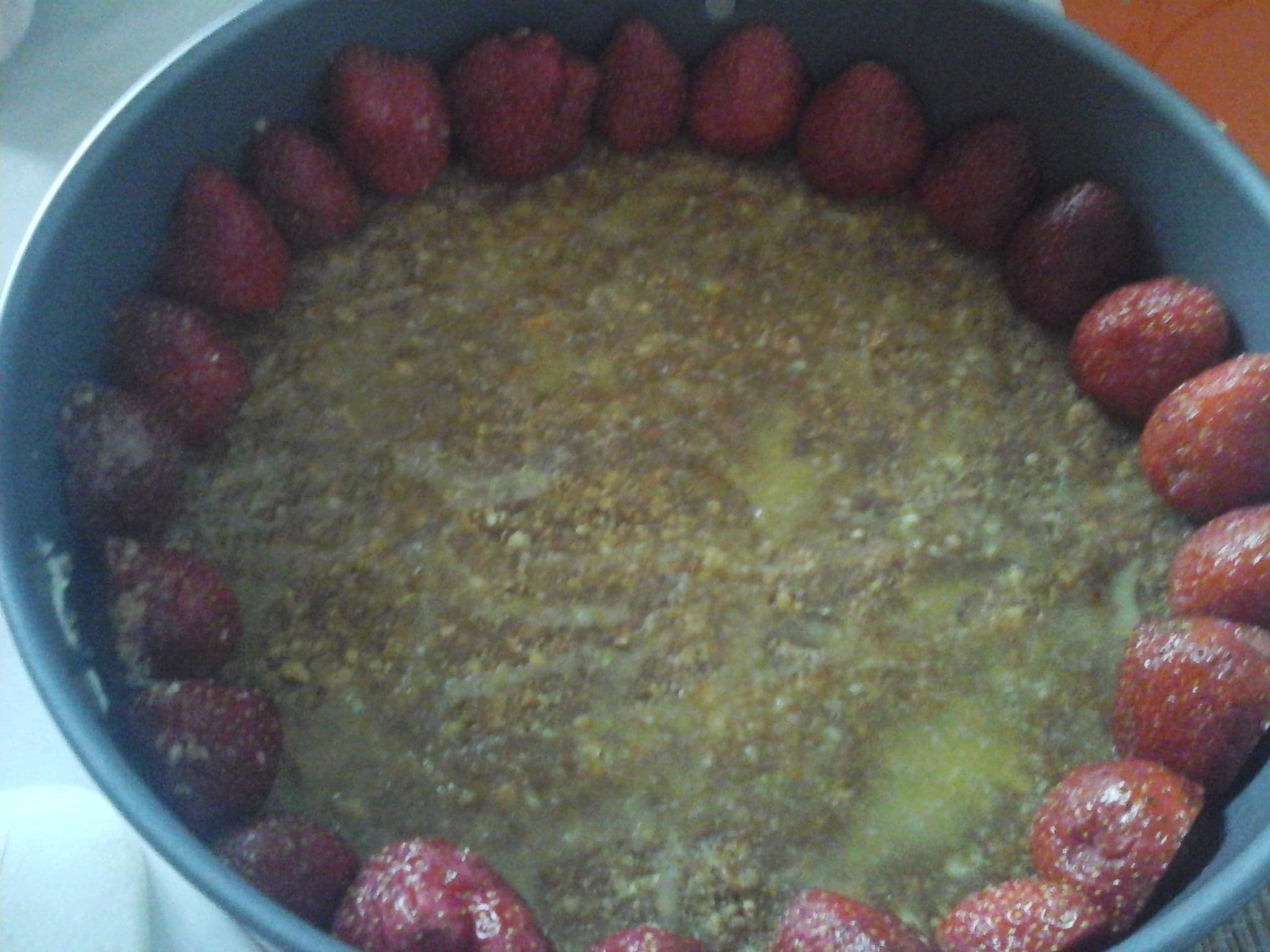 Cheesecake de capsuni cu jeleu de visine