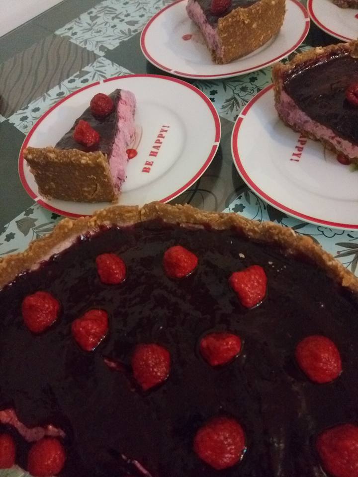 Cheesecake fără coacere cu zmeura