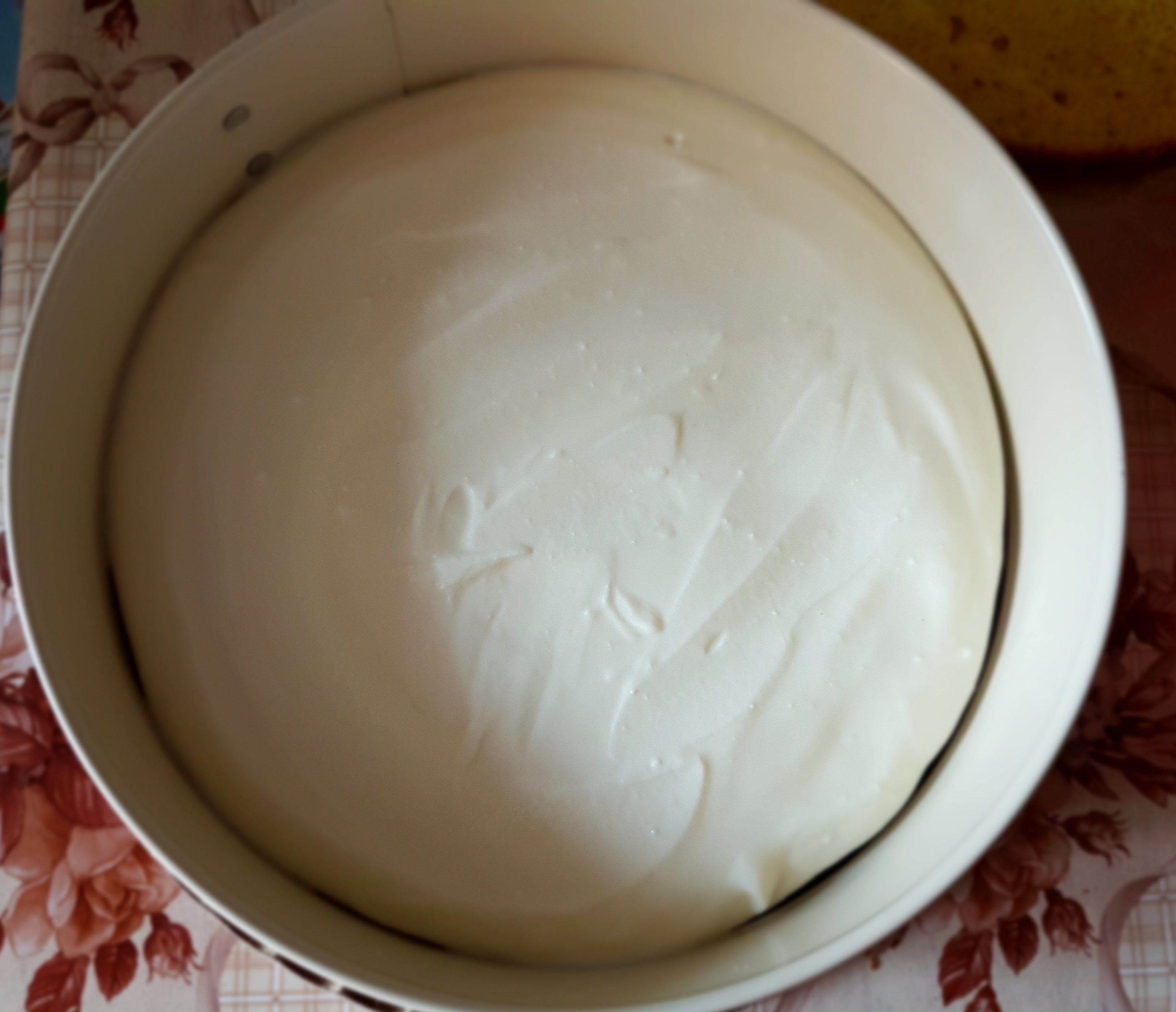 Tort cu jeleu de zmeura si crema mascarpone