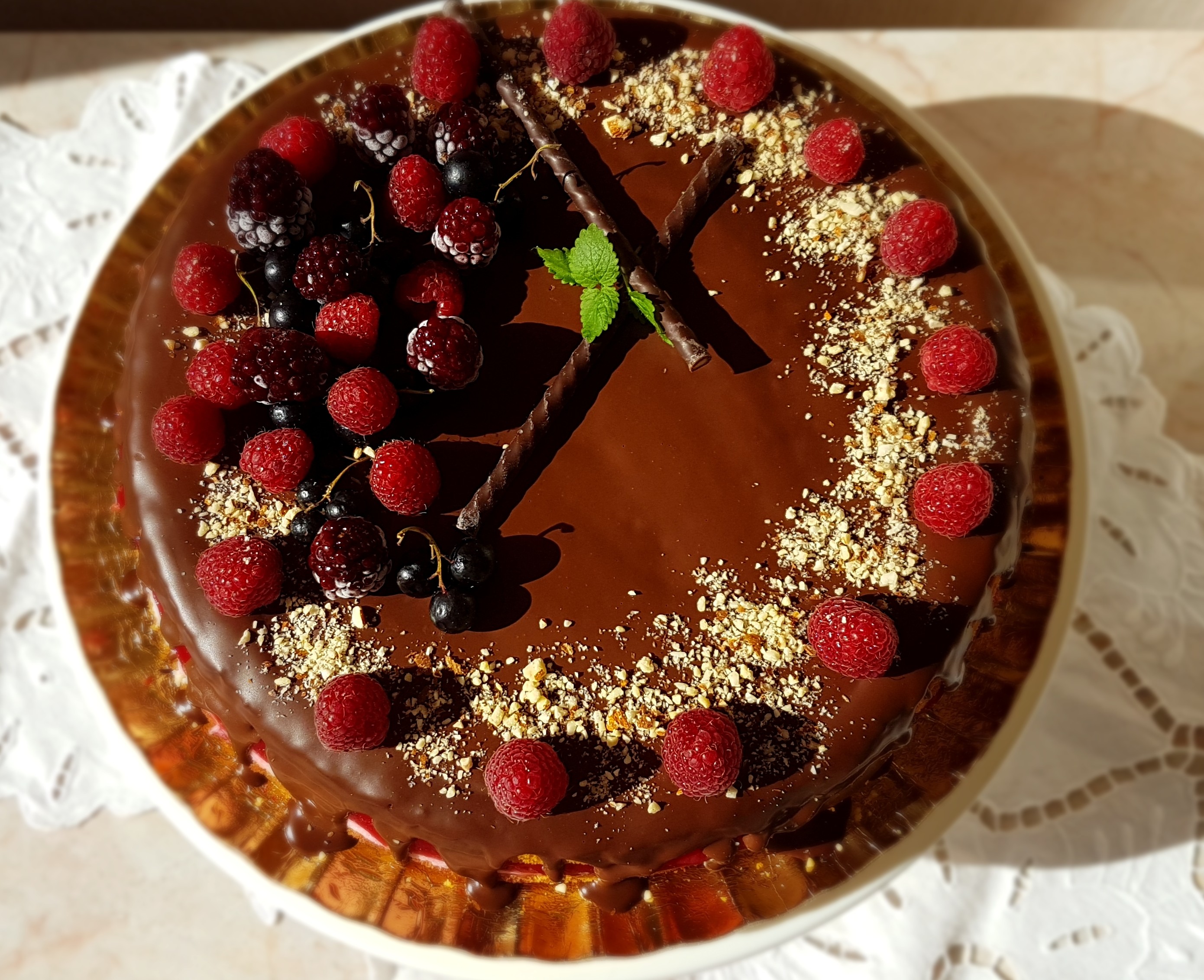 Tort cu jeleu de zmeura si crema mascarpone