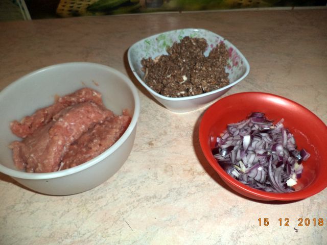 Gomboti cu carne si ciuperci brune