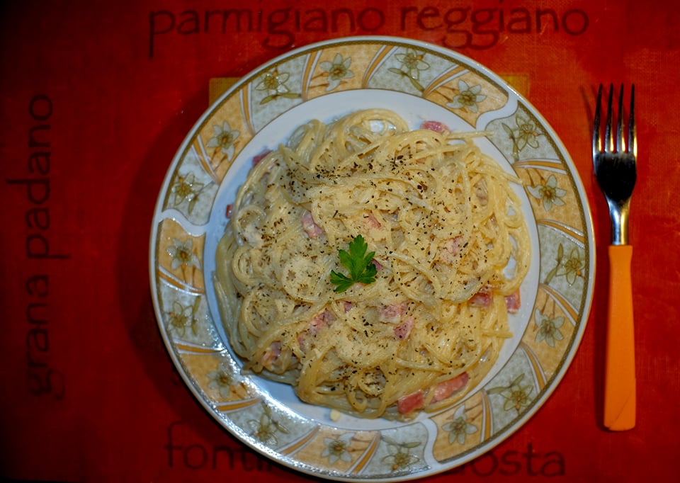 Spaghete carbonara romaneasca