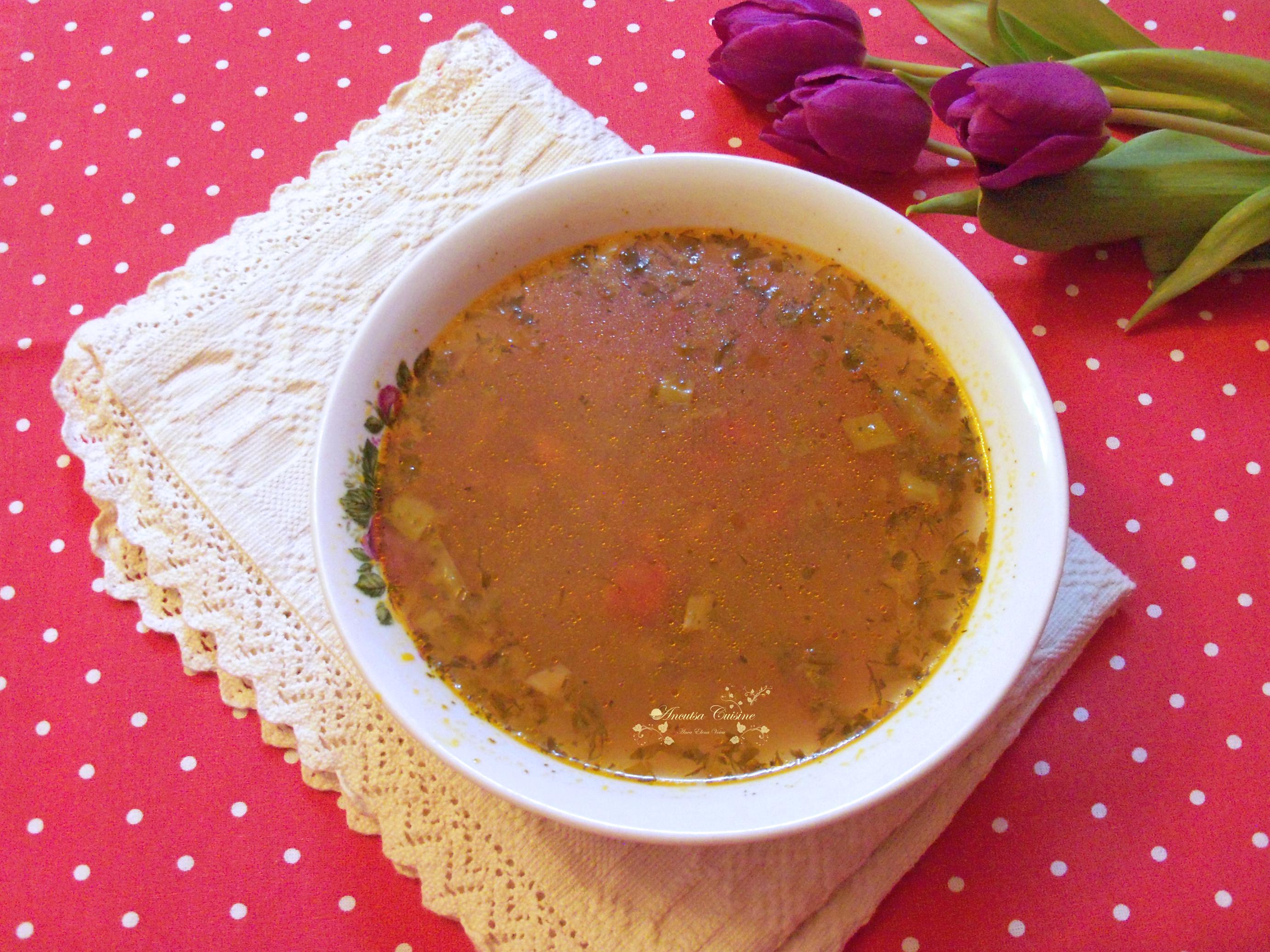 Ciorba de fasole verde acrita cu zeama de varza