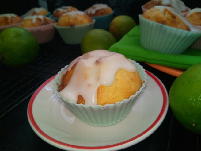 Muffins cu lime si ciocolata alba