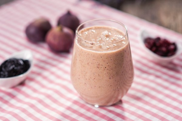 Smoothie cu smochine si prune uscate