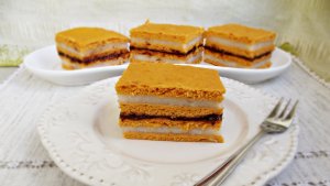 Prajitura de post cu bulion si crema de ananas