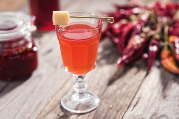 Cocktail cu Campari si dulceata de ardei iute