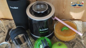 Smoothie cu Mar Verde, Morcov si Sirop de Curmale