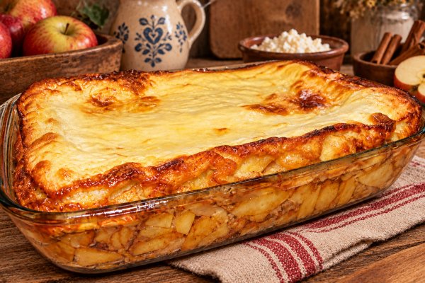 Prajitura cu mere caramelizate si branza de vaci