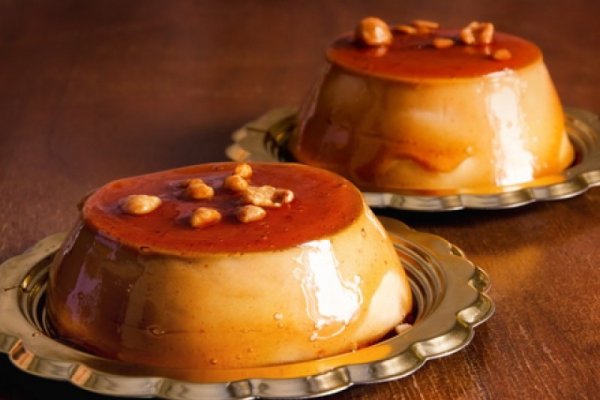 Flan cu crema de vanilie si nuci