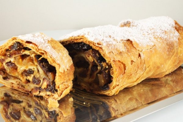 Strudel cu prune