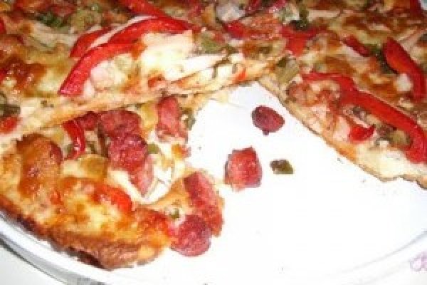 Pizza delicioasa cu blat pufos