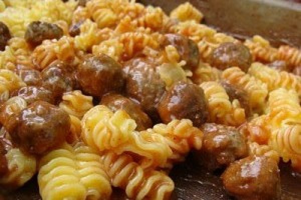 Paste cu bilute de carne tocata