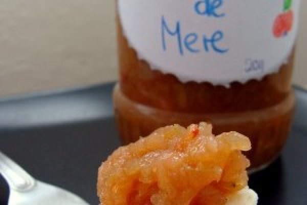 Chutney de mere cu ghimbir si ardei iute