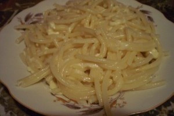 Spaghete cu branza de oaie