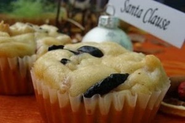 Muffins aperitiv cu sunca si masline