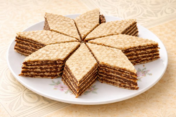 Prajitura cu foi de napolitane si crema caramel