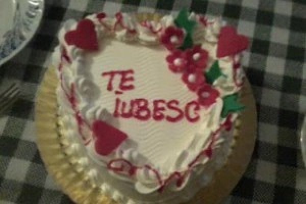 Tort cu frisca Valentine`s Day