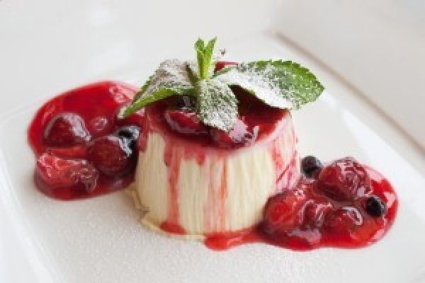 Panna cotta cu fistic de post