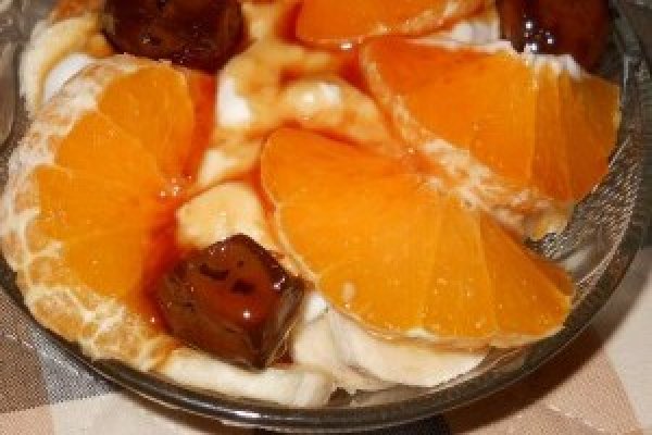 Salata de fructe cu dulceata de nuci