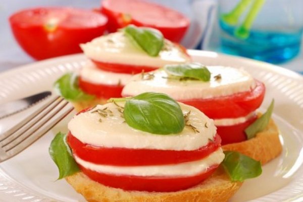 Sandwich caprese