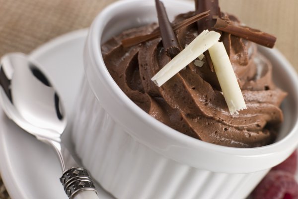 Mousse de ciocolata gata in 5 minute