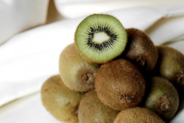 Prajitura fina cu crema si kiwi