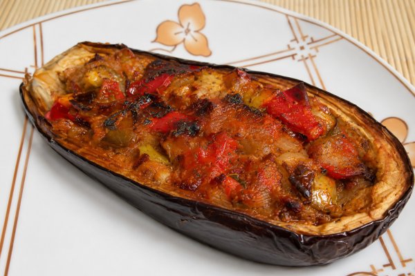 Corabioare din vinete cu legume la cuptor