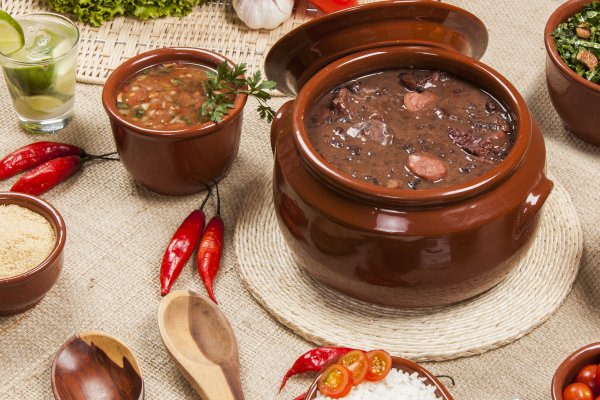 Feijoada - tocana braziliana cu fasole