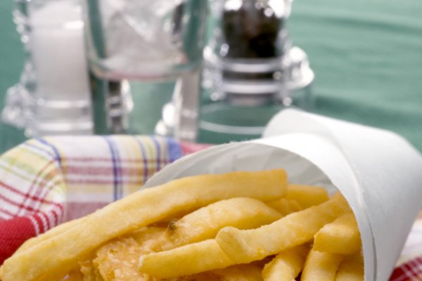 Fish and Chips (peste prajit cu cartofi)