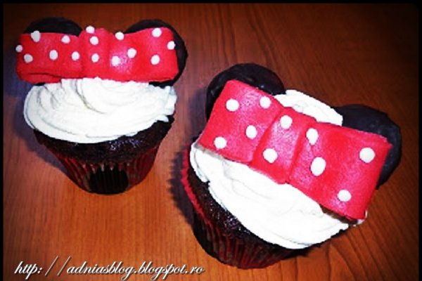 Minnie Mouse cupcakes