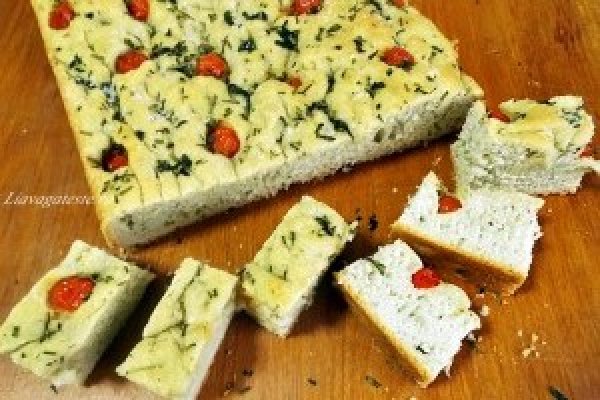 Focaccia cu rosii