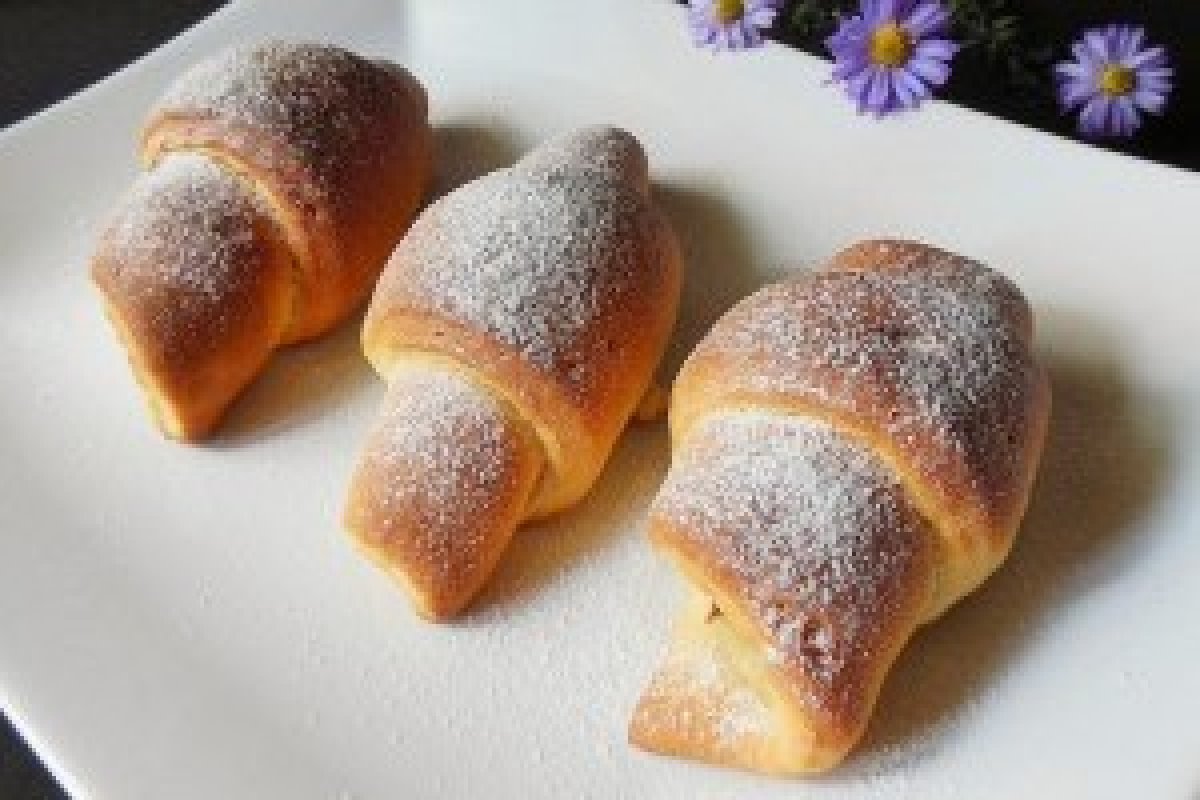 Cornuri cu magiun | Aluaturi | Culinar.RO