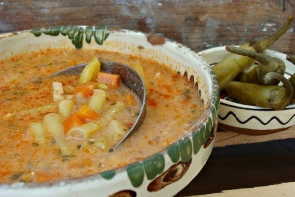 Ciorba de fasole verde cu leustean