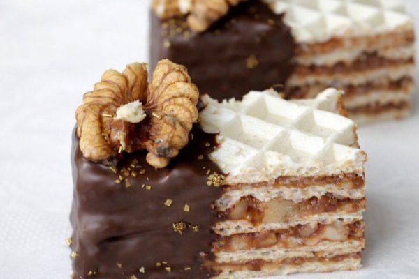 Prajitura cu foi de napolitana si nuci